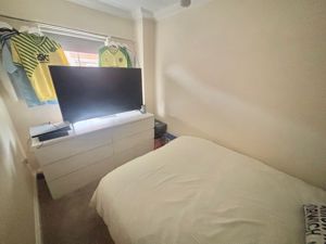 Bedroom- click for photo gallery